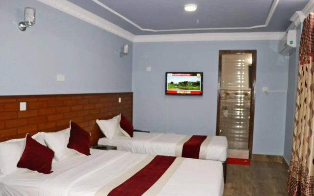 OYO 374 Hotel Holiday Taj (p) Ltd