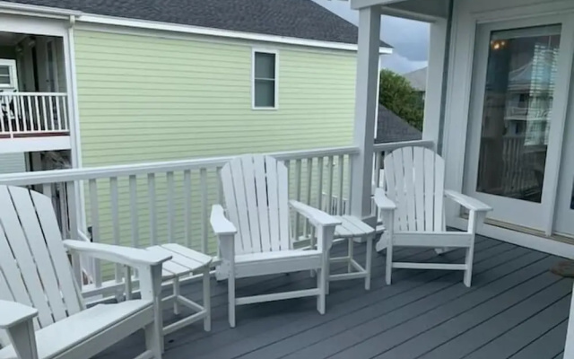 Absolute Bliss Private  4 Bedroom Home by RedAwning