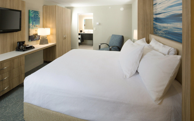 Crowne Plaza Melbourne - Oceanfront by IHG