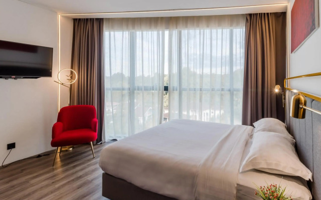 Regatta Suites Kozi Square Kuching