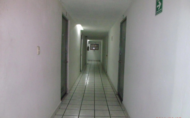 Unidades Privadas con AC-TV-WiFi y Estacionamiento en Centro de MTY