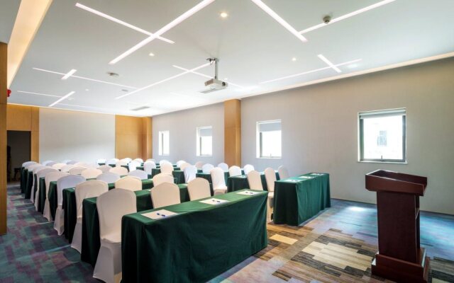 Holiday Inn Express Shaoxing Paojiang by IHG