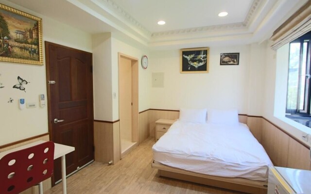 W Hostel