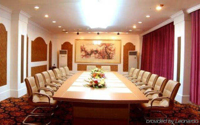 Taoyuan Holiday Hotel
