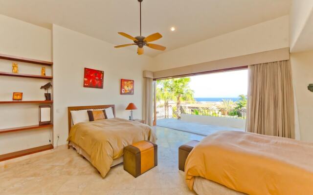 3,000 Sq. Ft. Villa With Beach Club Access: Villa de Phoenix