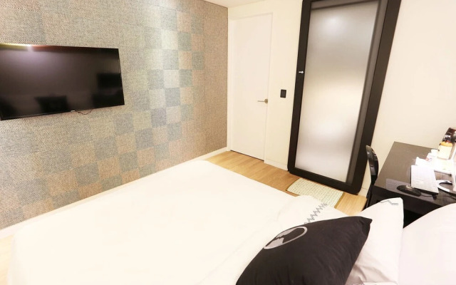 Mari Hotel