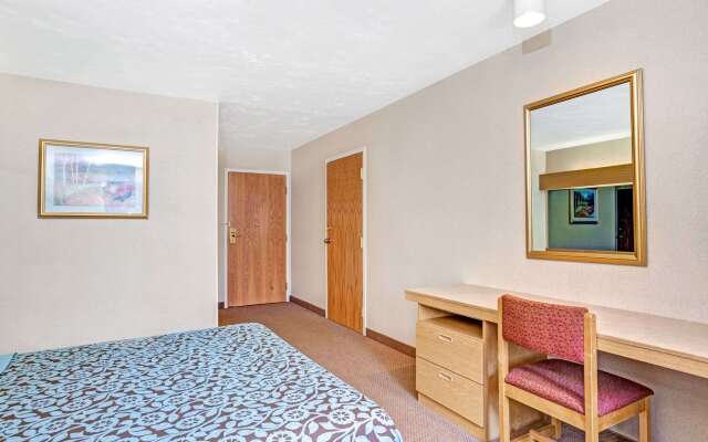 Days Inn by Wyndham Sturbridge