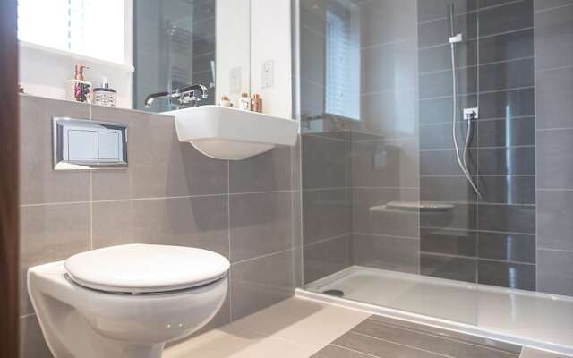 Rayleigh Lodge 2-Bedroom House