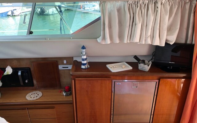 Yacht Suite San Vincenzo
