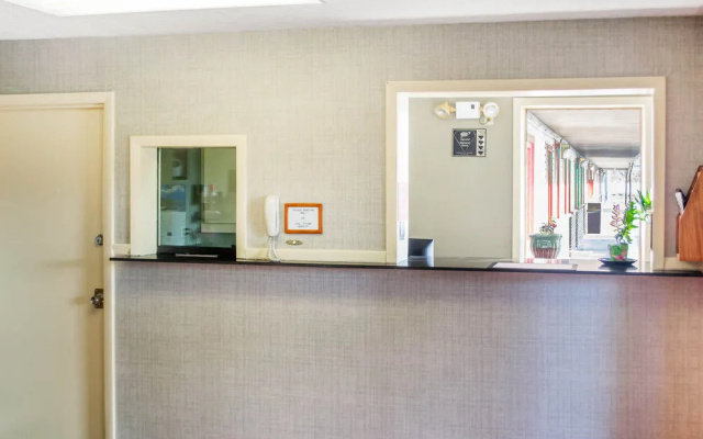 Econo Lodge