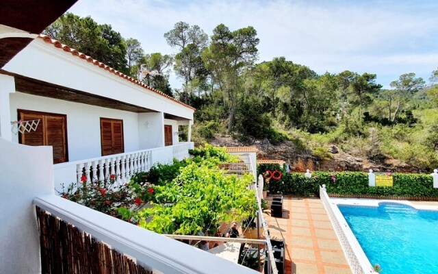 Granada Apartments