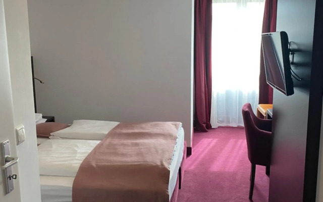 Montree Hotel