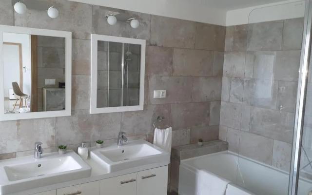 Kékvitorla Apartman Keszthely