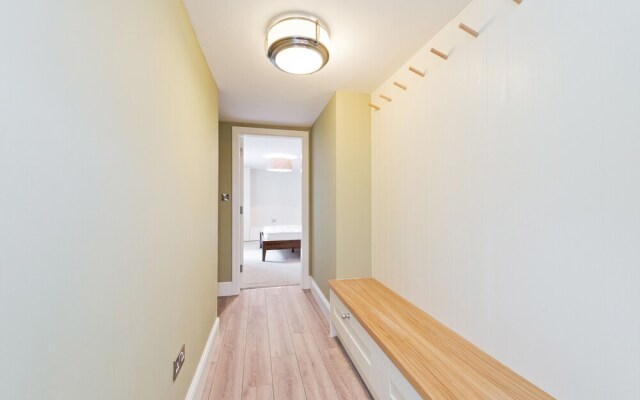 Central Apartment Camden Street