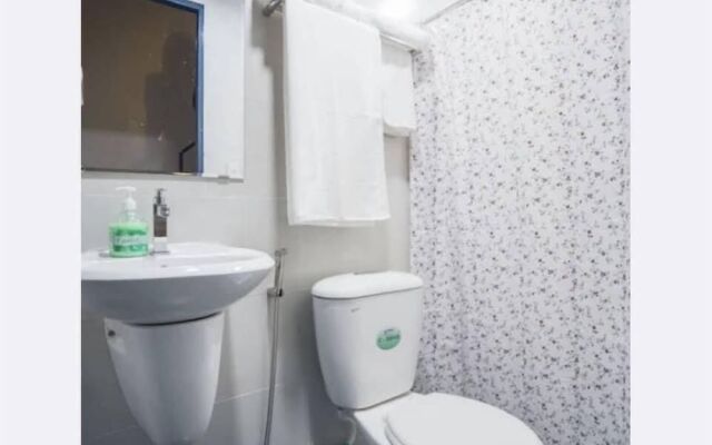 Red Roses Hostel Bui Vien