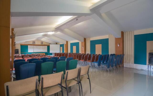 RedDoorz Plus near Kampung Gajah 3
