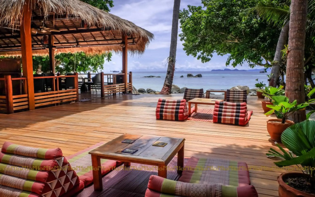 Ten Moons Lipe Resort