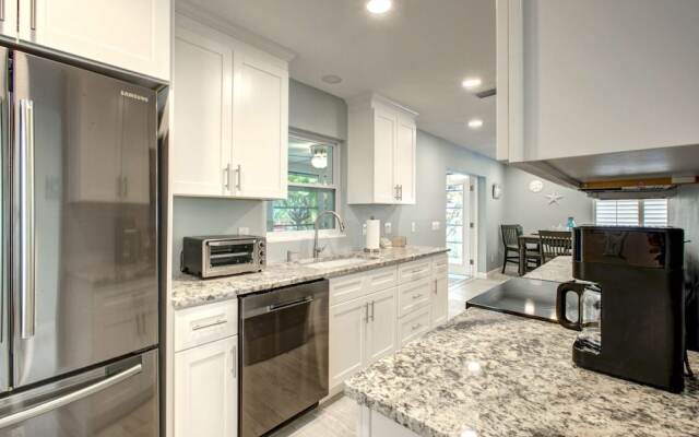 Moonmist Gorgeously Renovated Courtyard