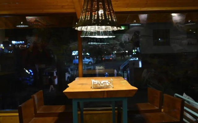 Spot On 37336 Hotel Neelgiri