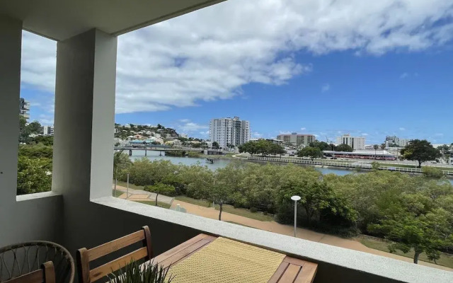 City Stadium Apartment Riverfront 38