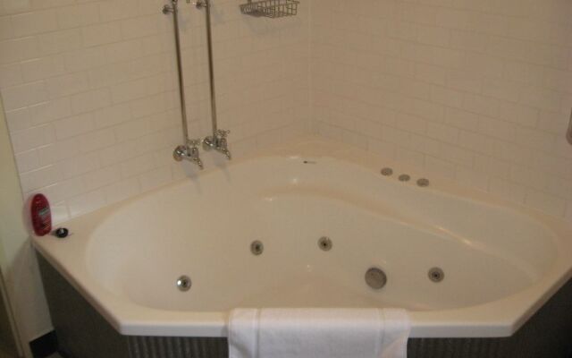 Goat Square Cottages