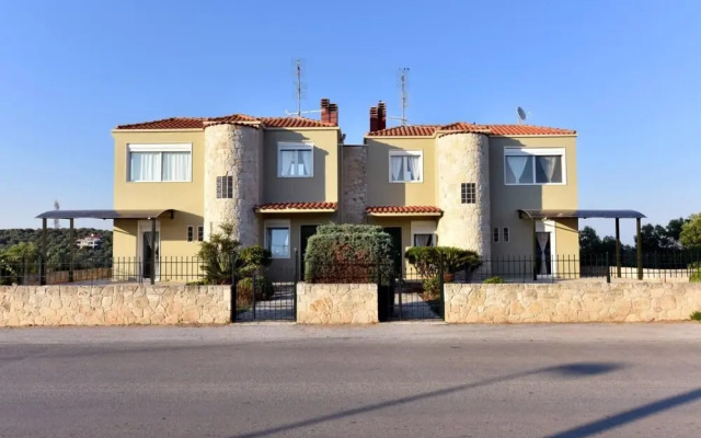 Eleon Maisonettes (left) - Nea Moudania Halkidiki