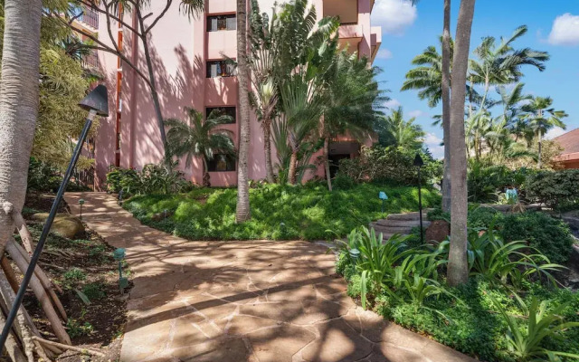 Petite Retreat at Kahana Falls