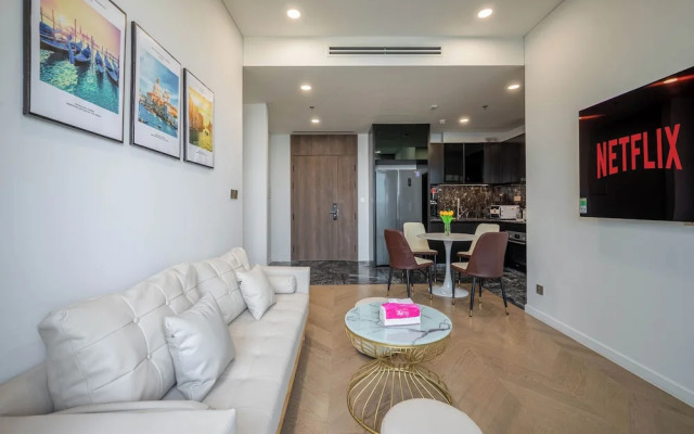 The Lumiere Luxury Citypoint ANGIA