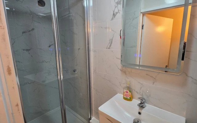 SnoozeDen Chalvey – Free Parking, Near M4 J6