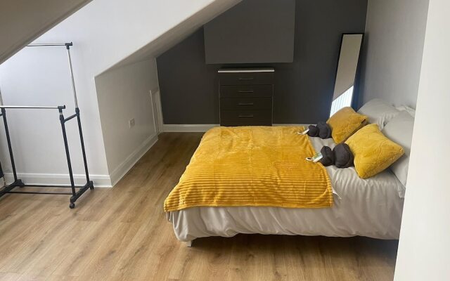 City Escape - Charming 2-bed House