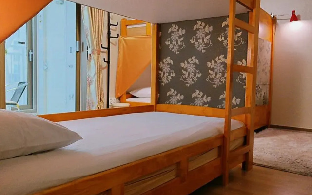 Good Time Guest House - Hostel