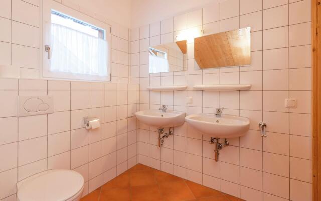 Chalet in Annaberg-lungotz With a Community Pool