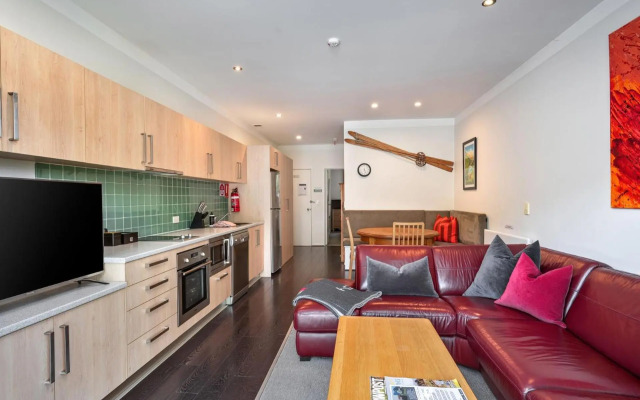 Lantern 1 Bedroom terrace with car space and mountain view