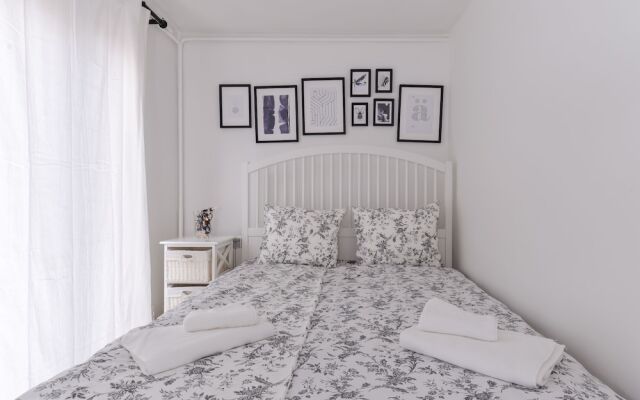 FM Deluxe 1-BDR Apartment - Minimalism & Charisma