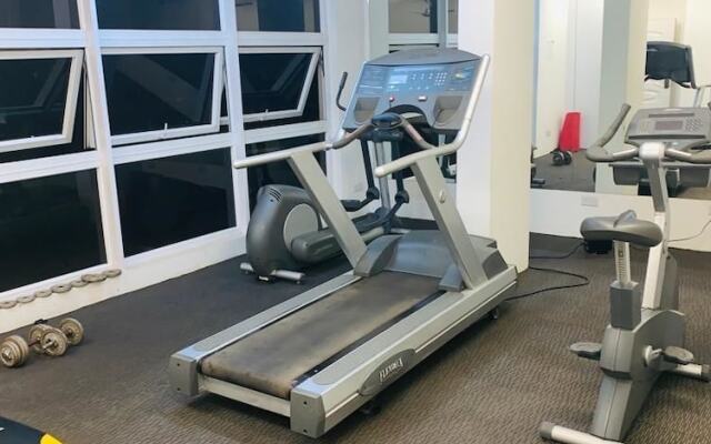 Akua Luxury Suite Sapphire Courts