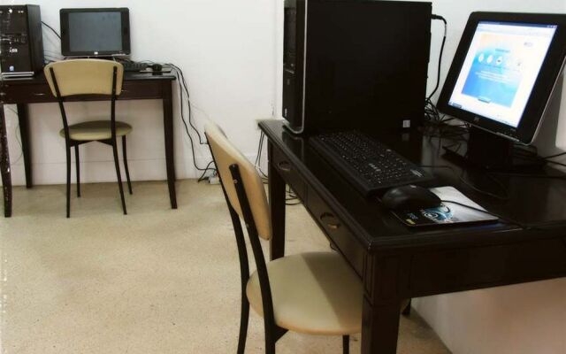 RoomQuest Pratunam Yesterday's Photo Hotel