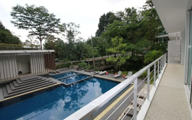 The Trees Club Apartment