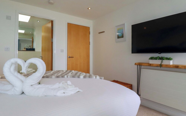 Penthouse @46zinc - Headland View