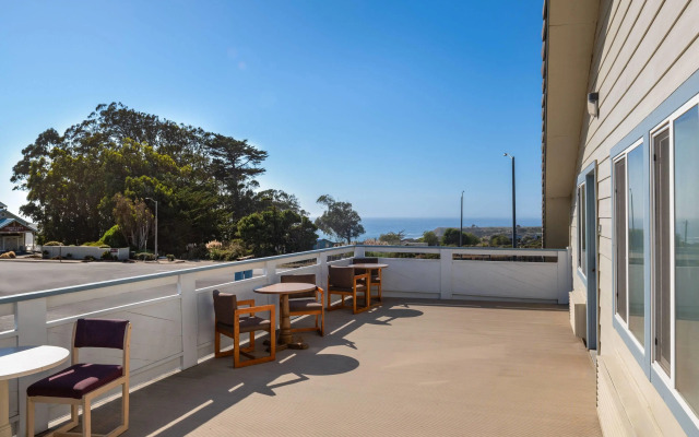 Super 8 by Wyndham Fort Bragg