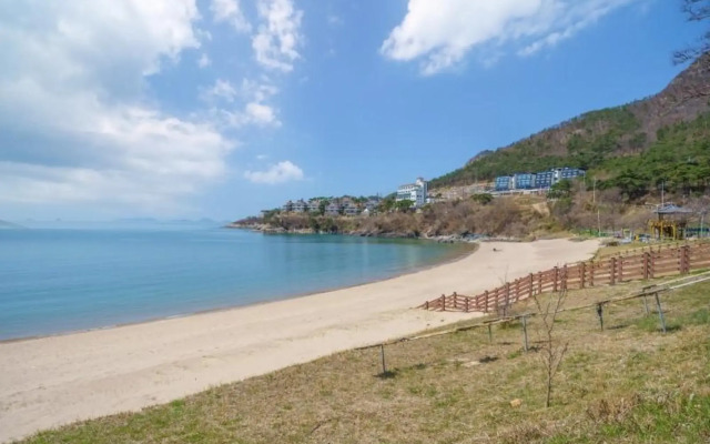 Buan Mohang Crystal Pension