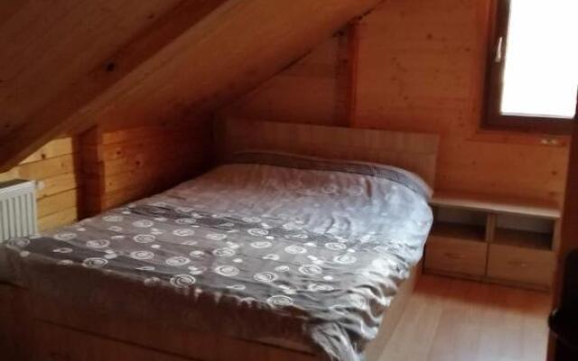 Cabana de lemn Mioveni