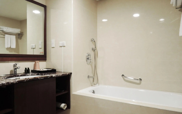 Hotel June