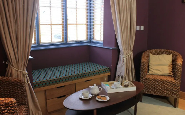 The Lodge at Hemingford Grey House