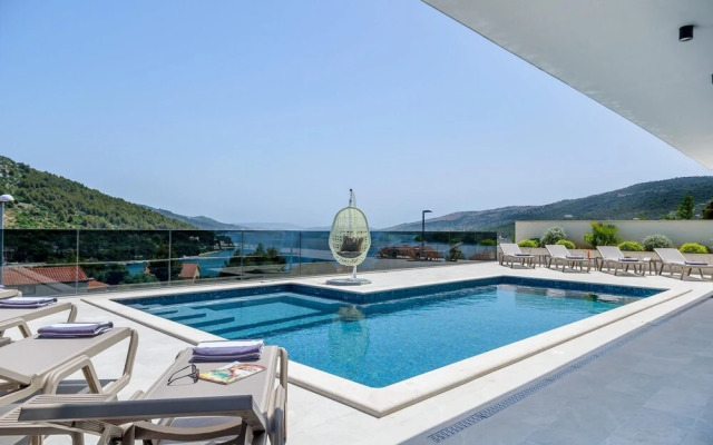 Villa Lucy Lemon CFH