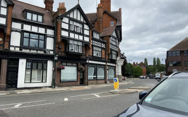 Captivating 3-bed Apartment in Henley-on-thames