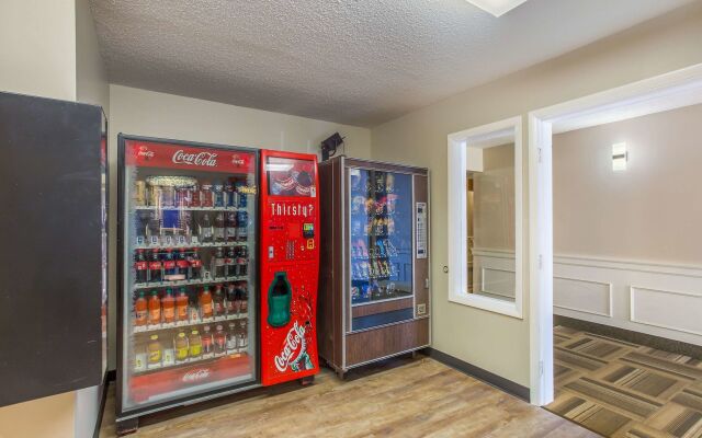 Quality Inn & Suites Gorham Riverside