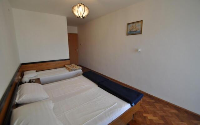 Pava - SA2 (2) in Vrbnik