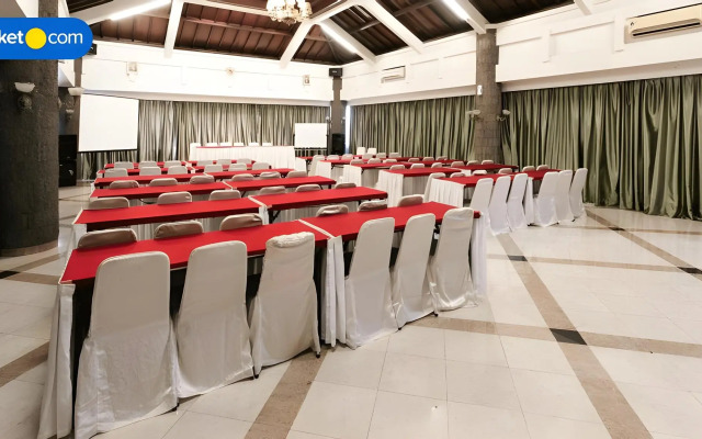 Grand Orchid Hotel