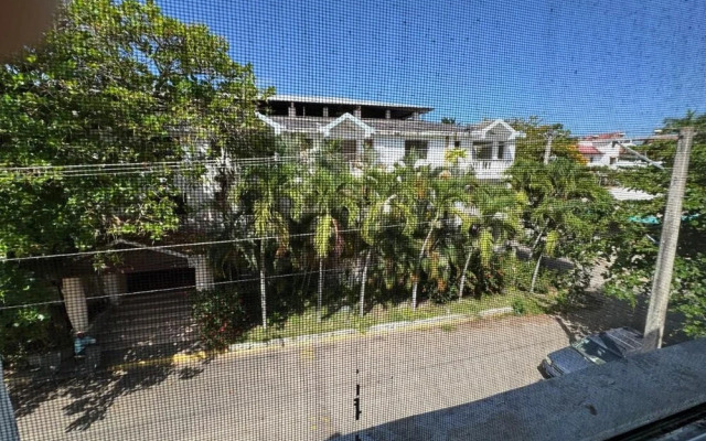 Cozy Studio Apartment 2 min to the Beach, Rooftop