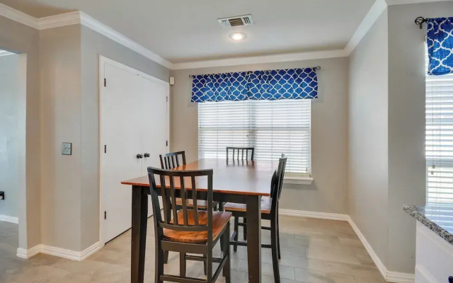 Pet-friendly Amarillo Home: 5 Mi to Downtown!